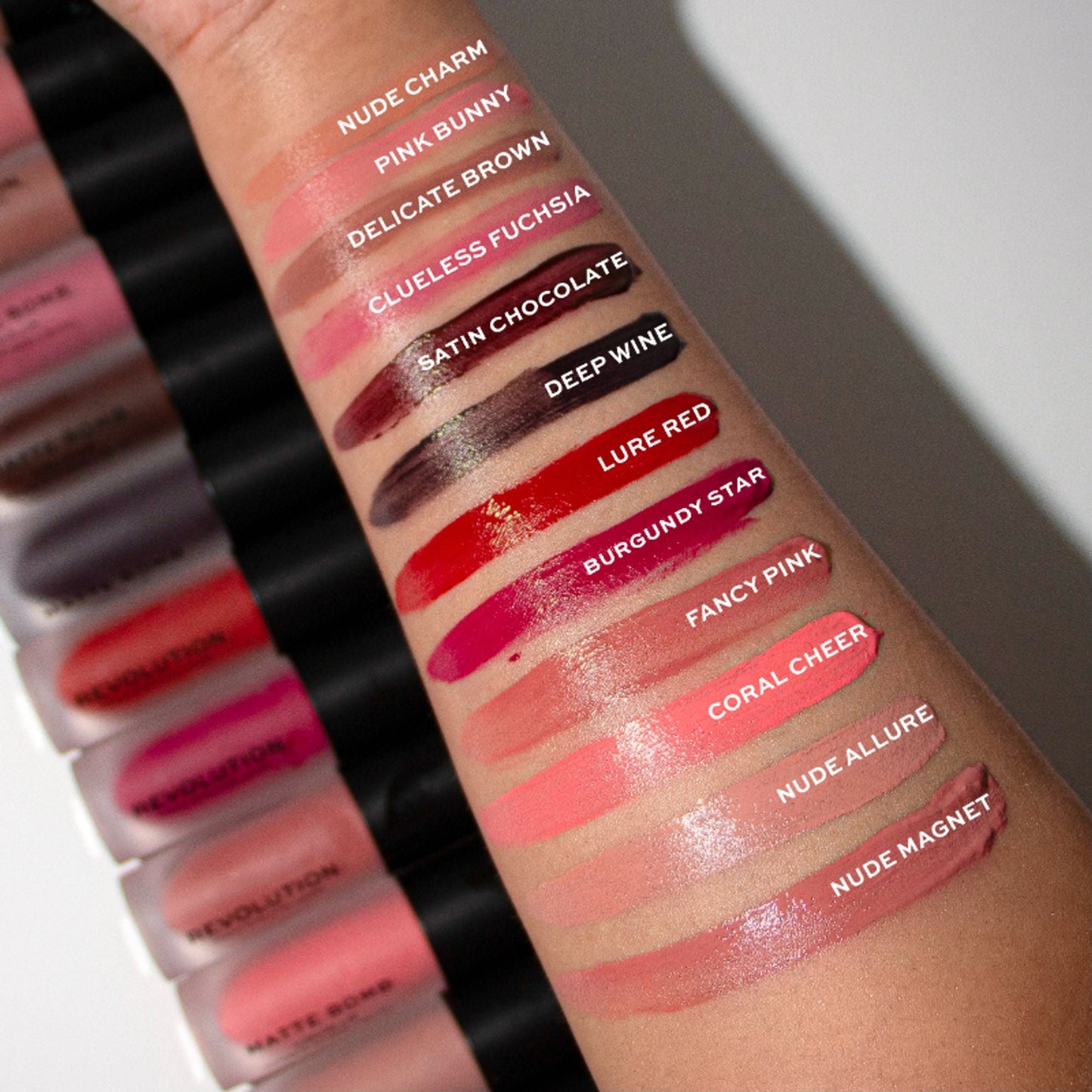Makeup Revolution Matte Bomb - Pink Bunny