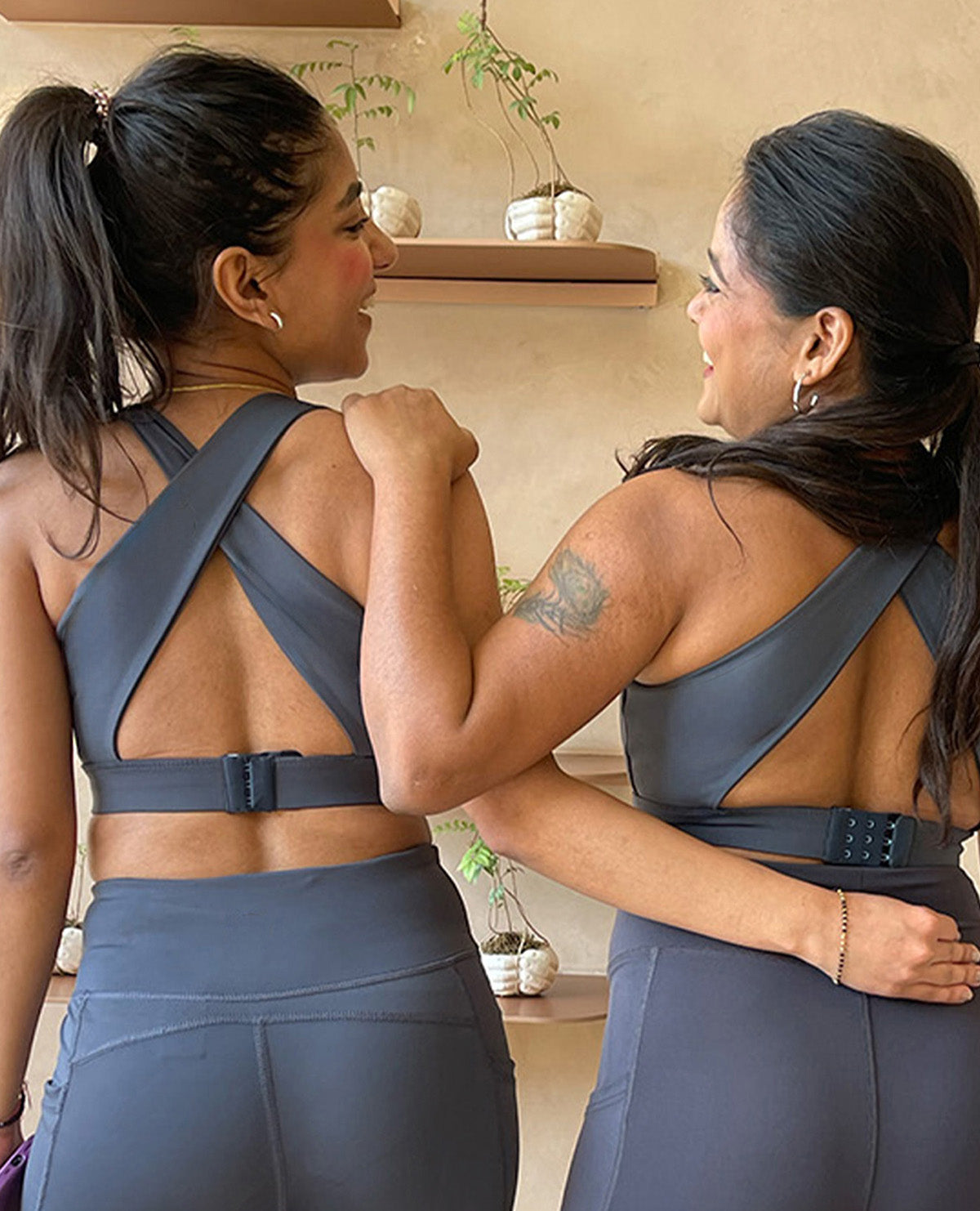 Crostini Full Coverage Sports Bra Grey