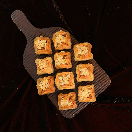 Olive Mithai Kaju Piramid Baklawa