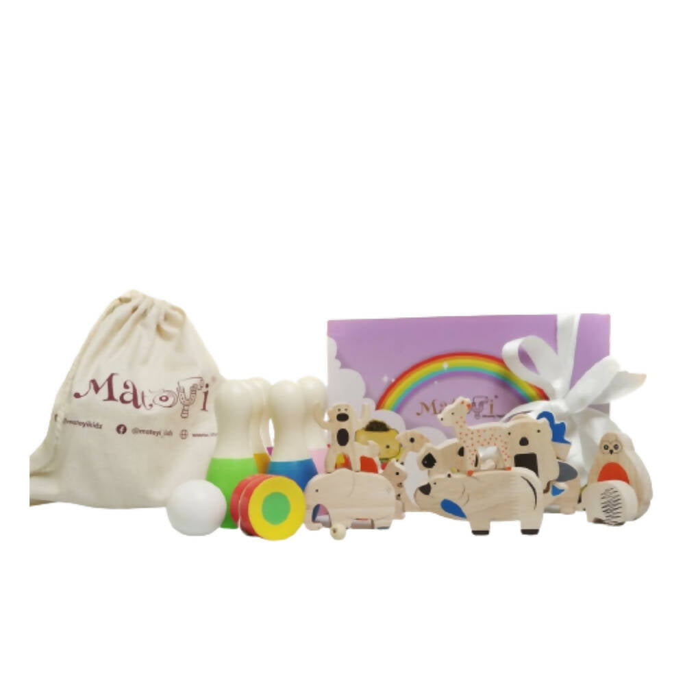 Set of wooden animal toys with a drawstring bag and gift box on a white background