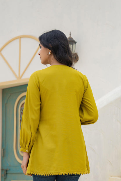 Juniper Lime Solid Viscose Tunic With Buttons & Lace