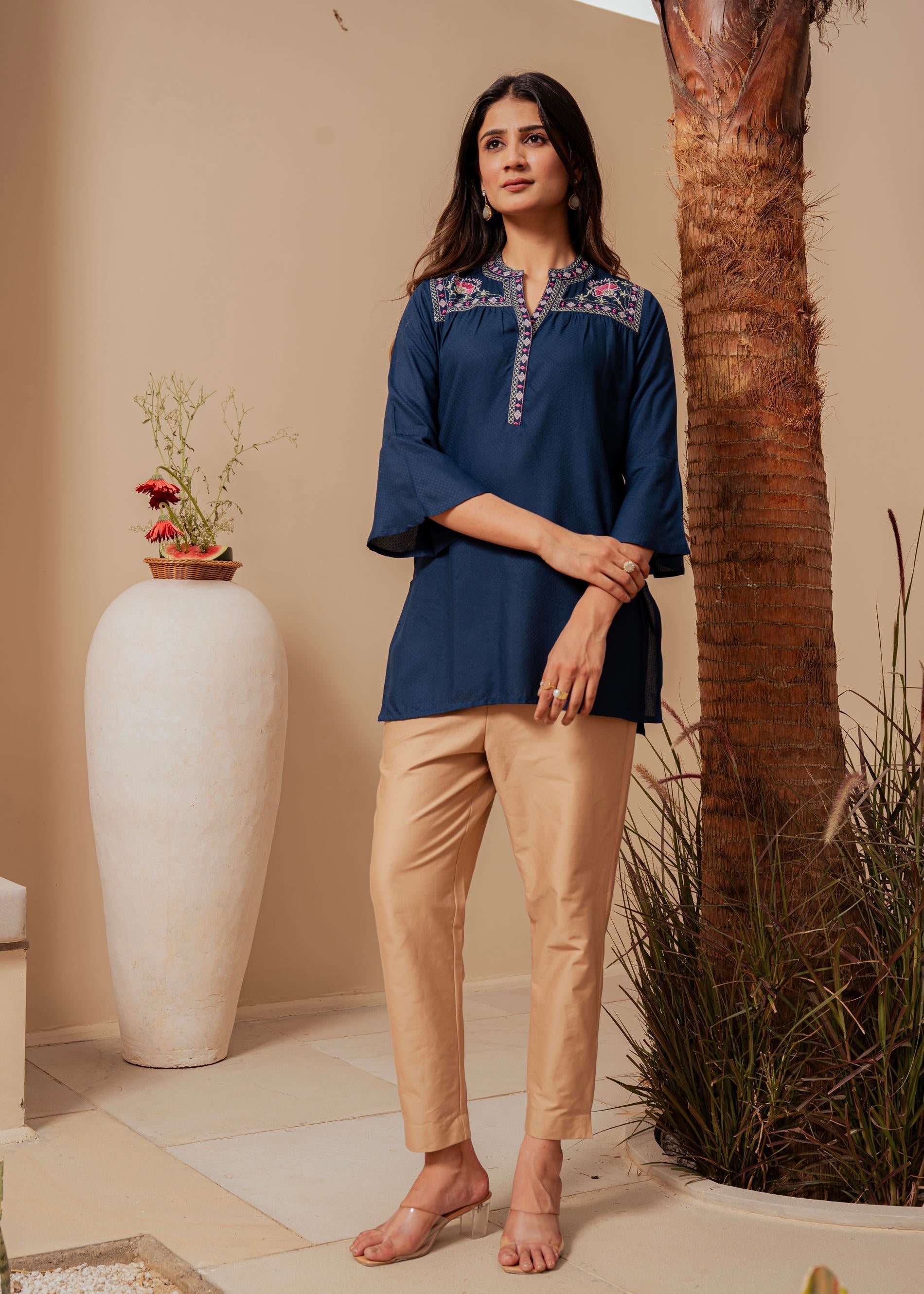 Juniper Midnight Blue Solid Viscose Tunic With Thread Work