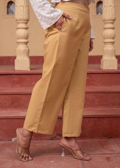 Juniper Women'S Beige Solid Straight Cotton Pant With Pocket