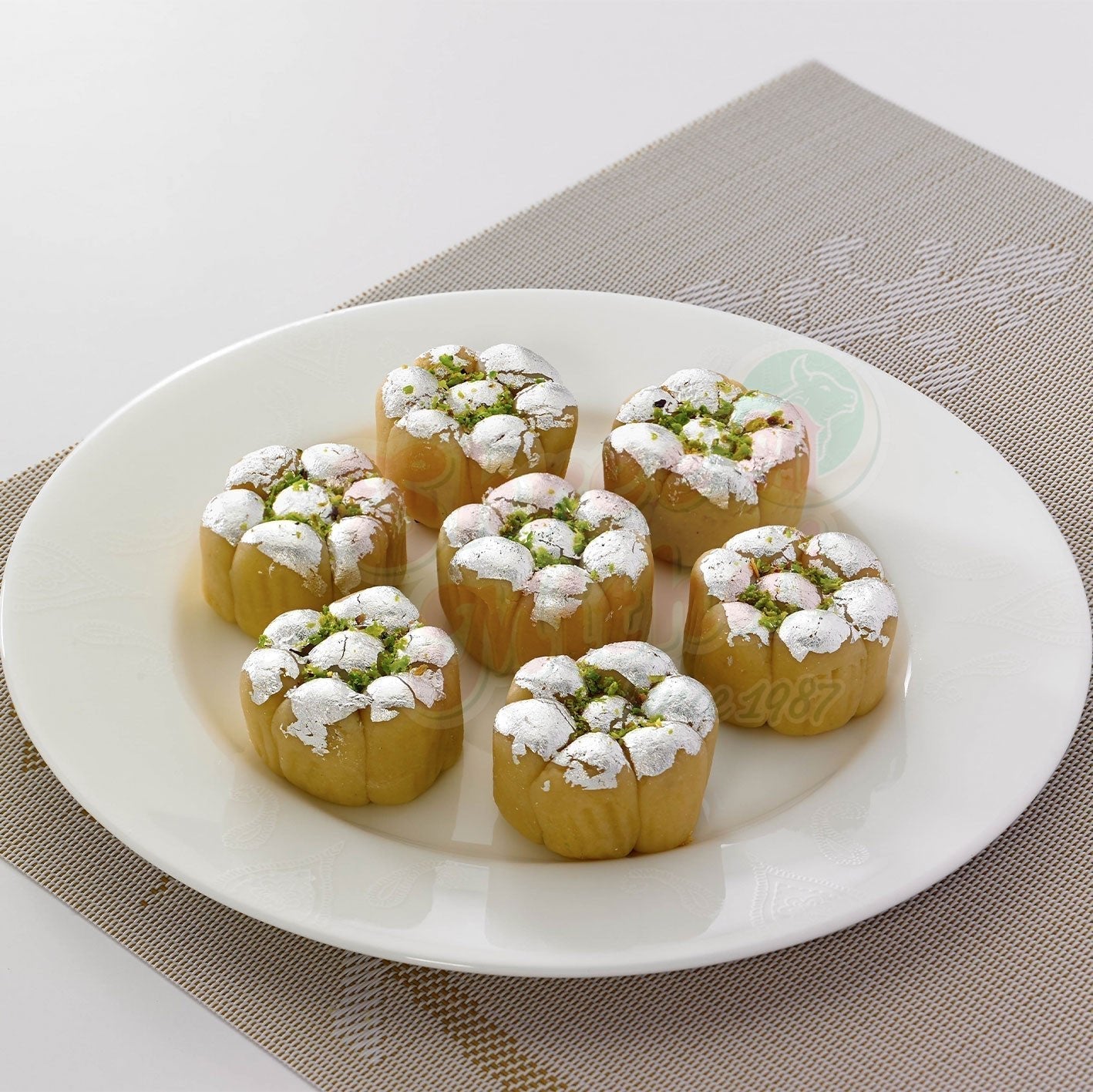 Shree Mithai Kaju Gajra